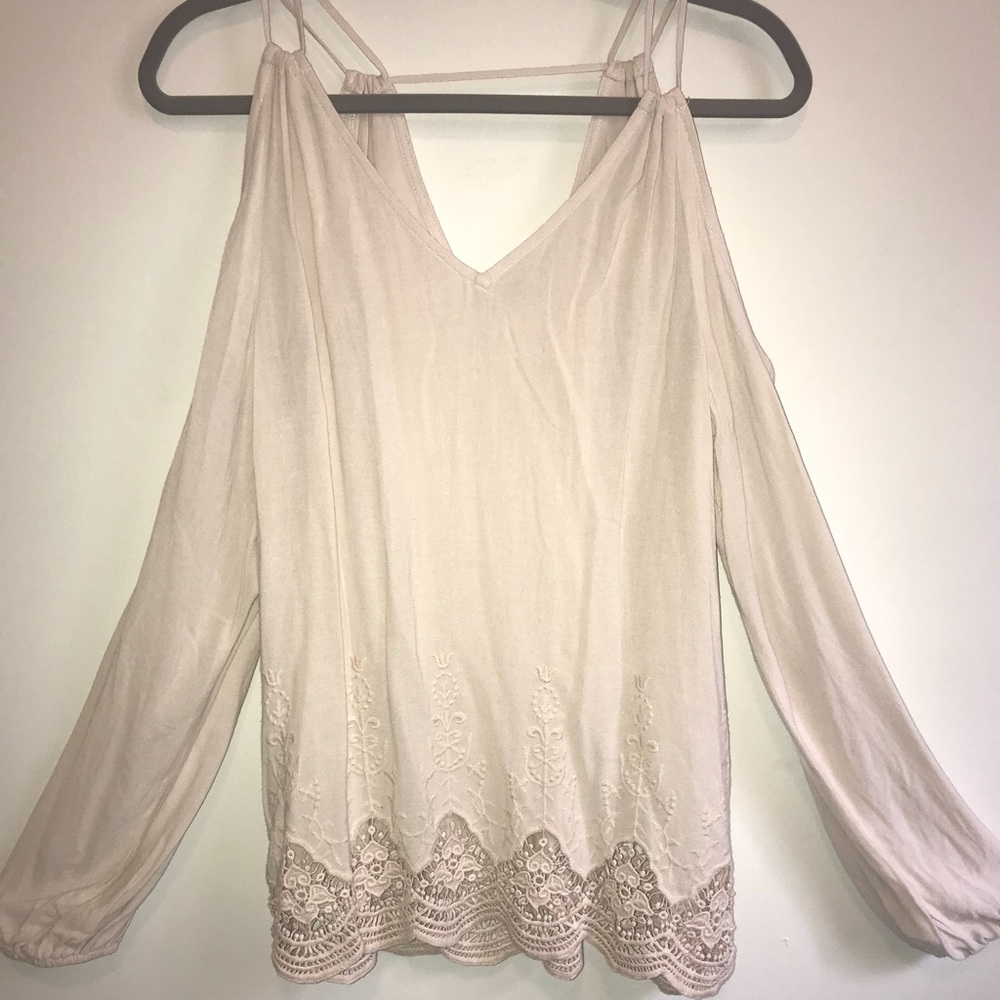 Long-sleeved top